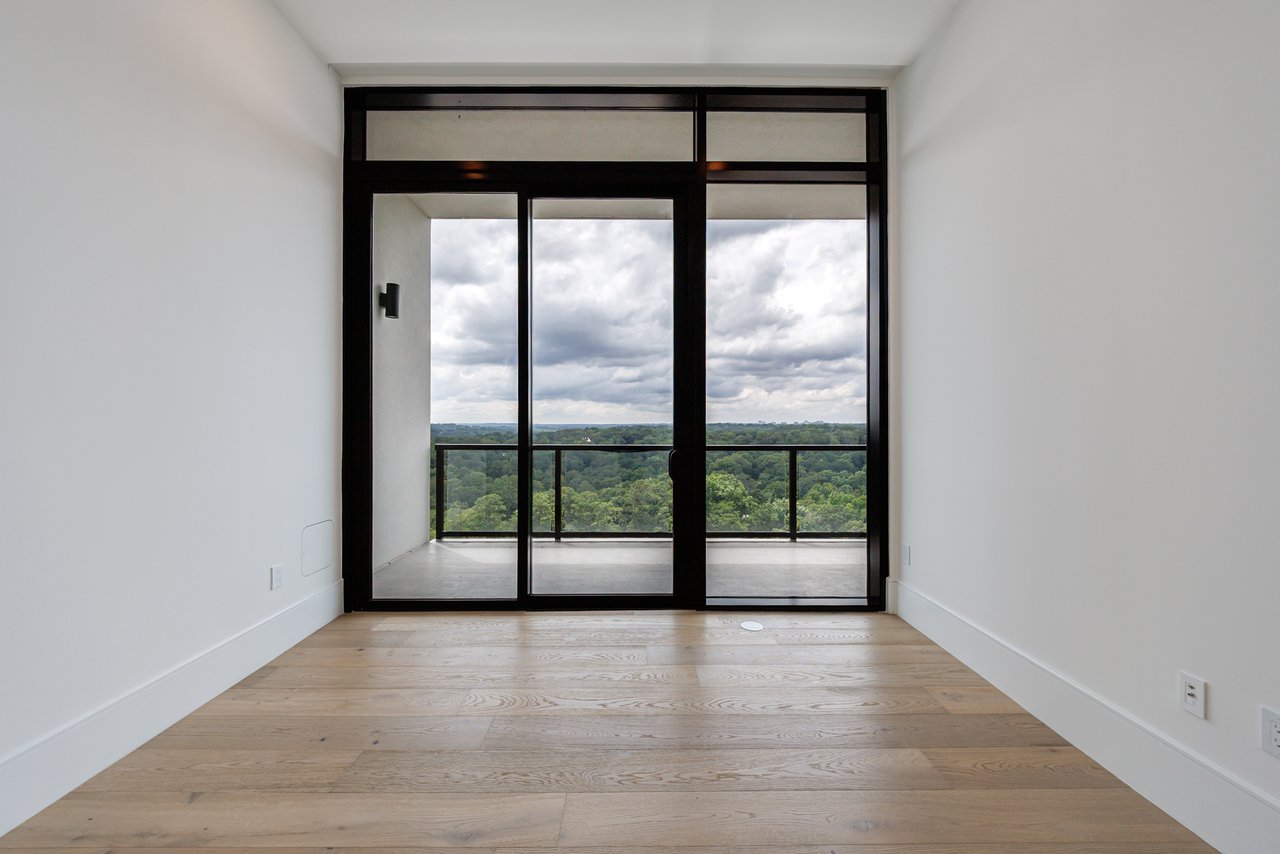 2425 Peachtree Road Unit 1806
