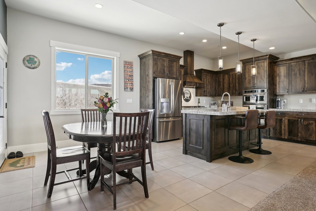 1713 E Viewside Cir