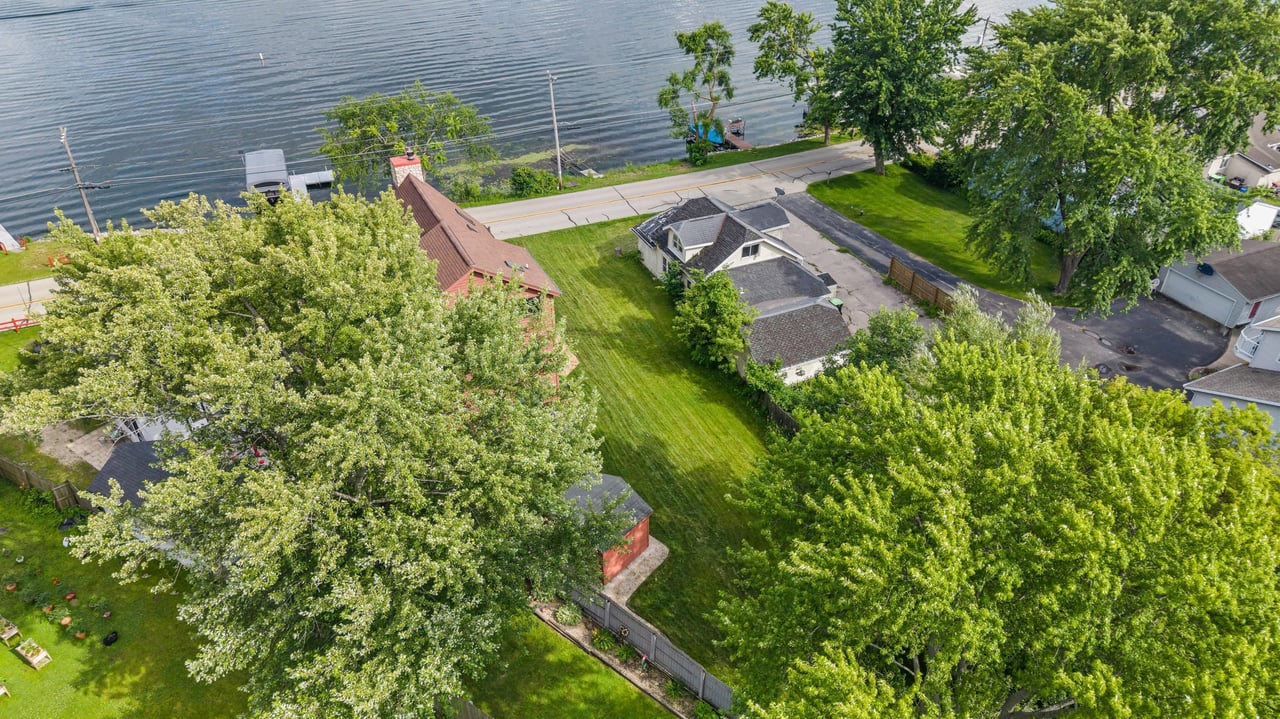 7110 N Tichigan Rd Waterford