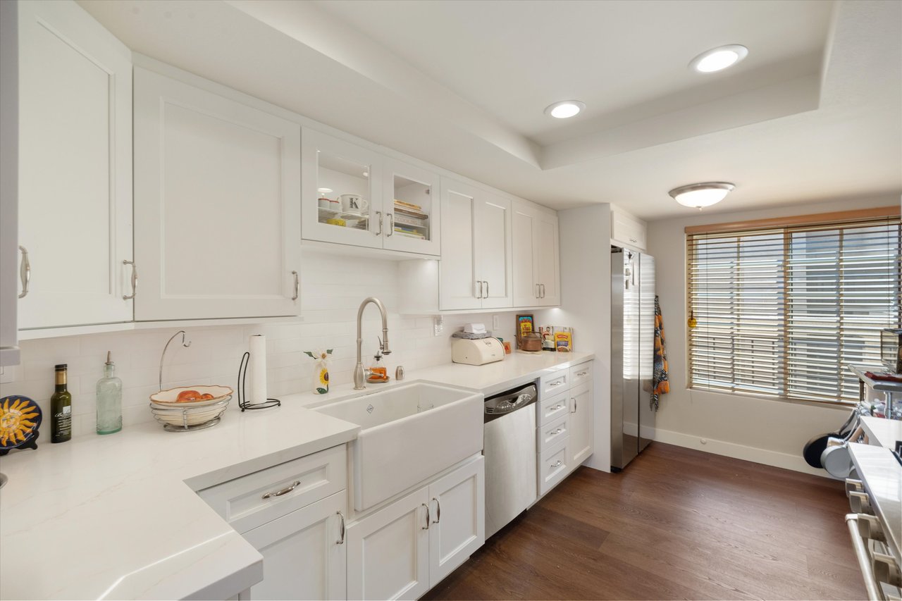 12321 Ocean Park Blvd #17
