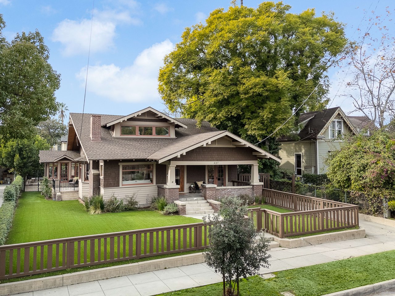 437 N Summit Avenue