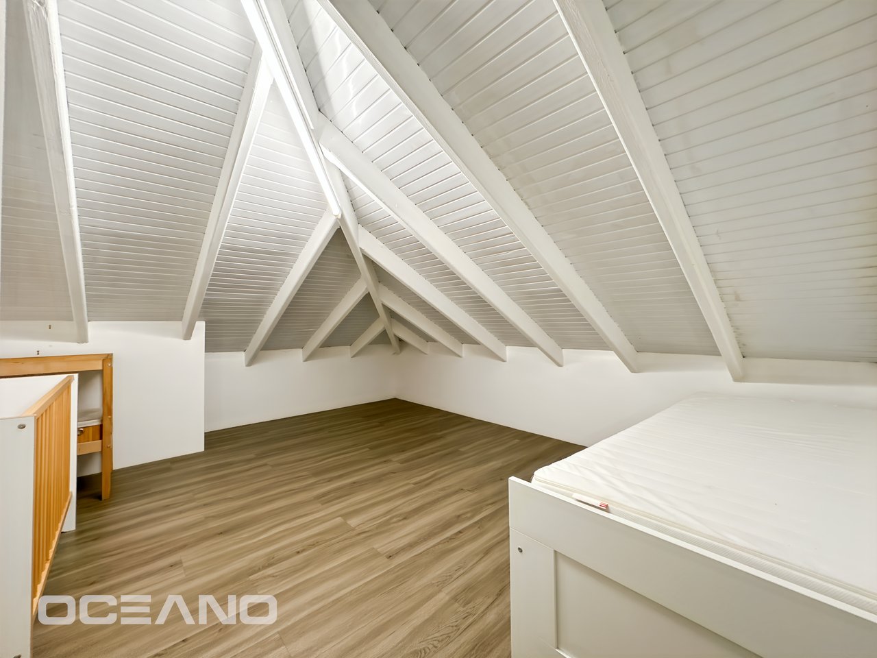 Cozy Home with Mezzanine and Large Terrace – Orient Bay