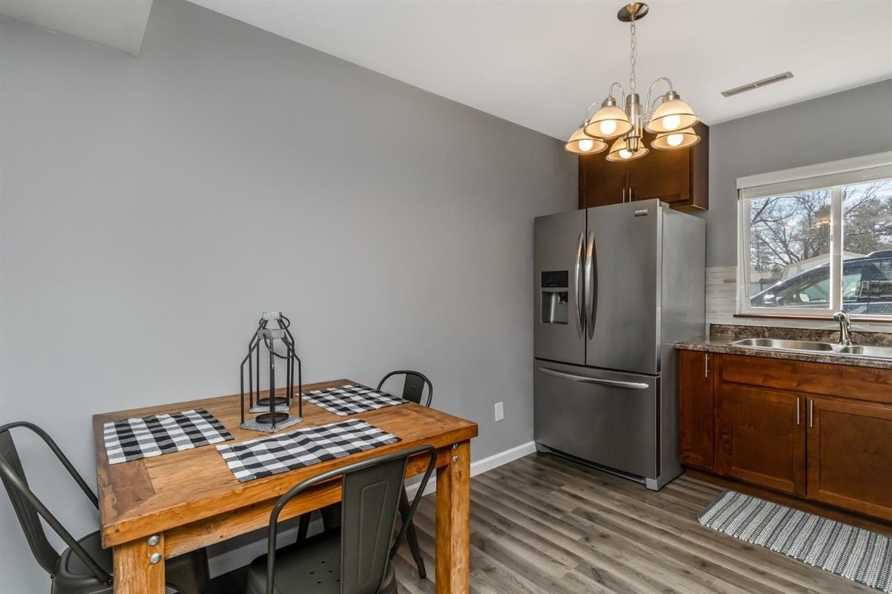 618-622 N Shelby Pl, Hobart, IN