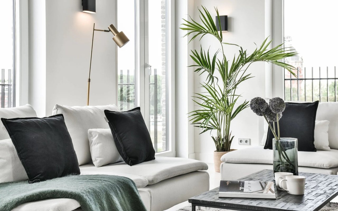 Expert Tips for Selecting a Realtor to Sell Your Luxury Home