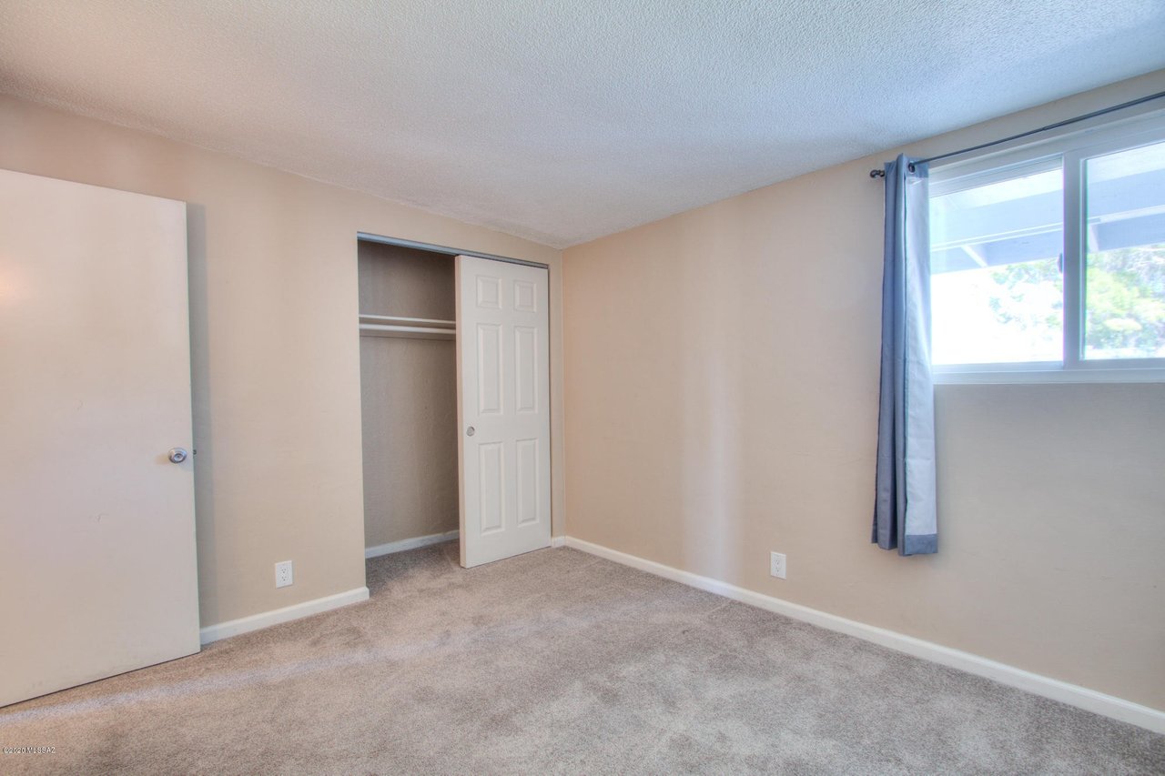 3159 W Calle Cereza