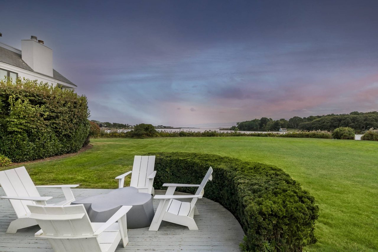 7 Cove Point Court