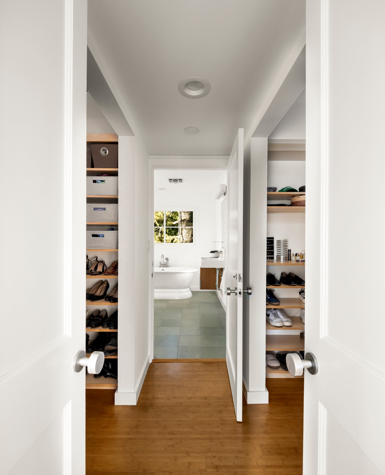 2745 La Cuesta Dr, Hollywood Hills