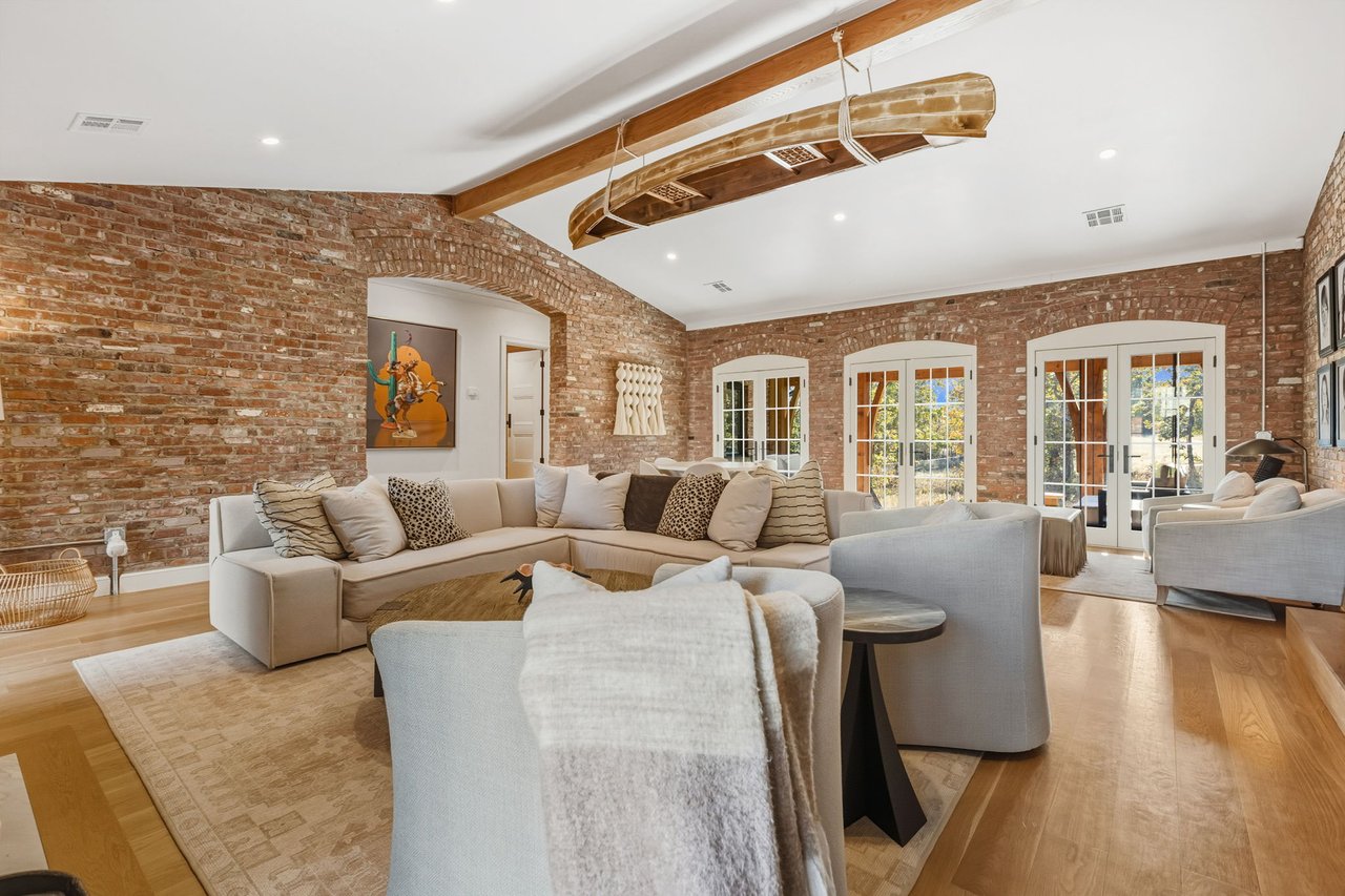 The Agency Oklahoma Listing of the Week - Legacy Masonry Home in Carlton Landing - Wyatt Poindexter - The Agency Oklahoma 