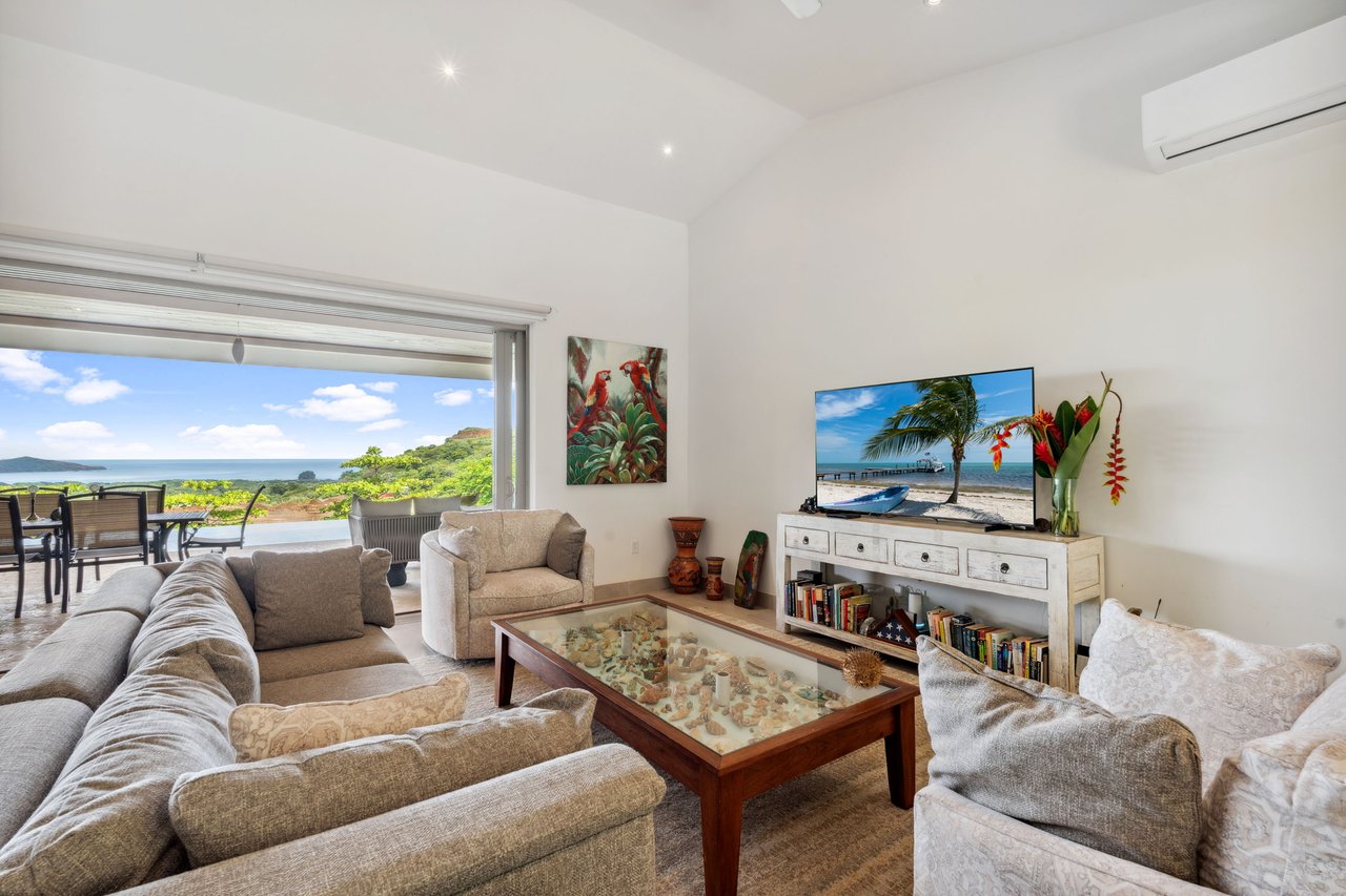 Casa Pickle on the Hill | Spacious Private Estate with Pickleball Court, Mature Gardens & Independent Guest Apartment
