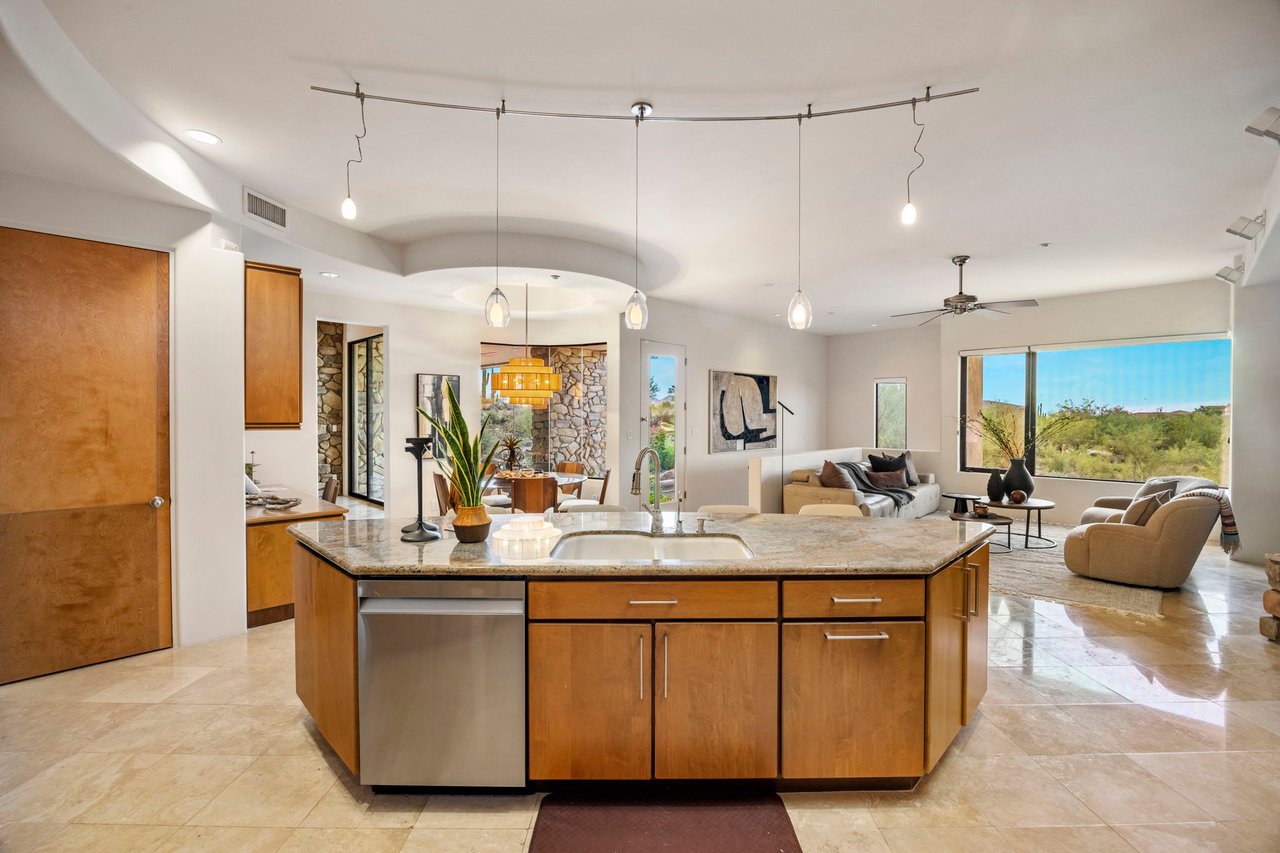 11087 E Harris Hawk Trail