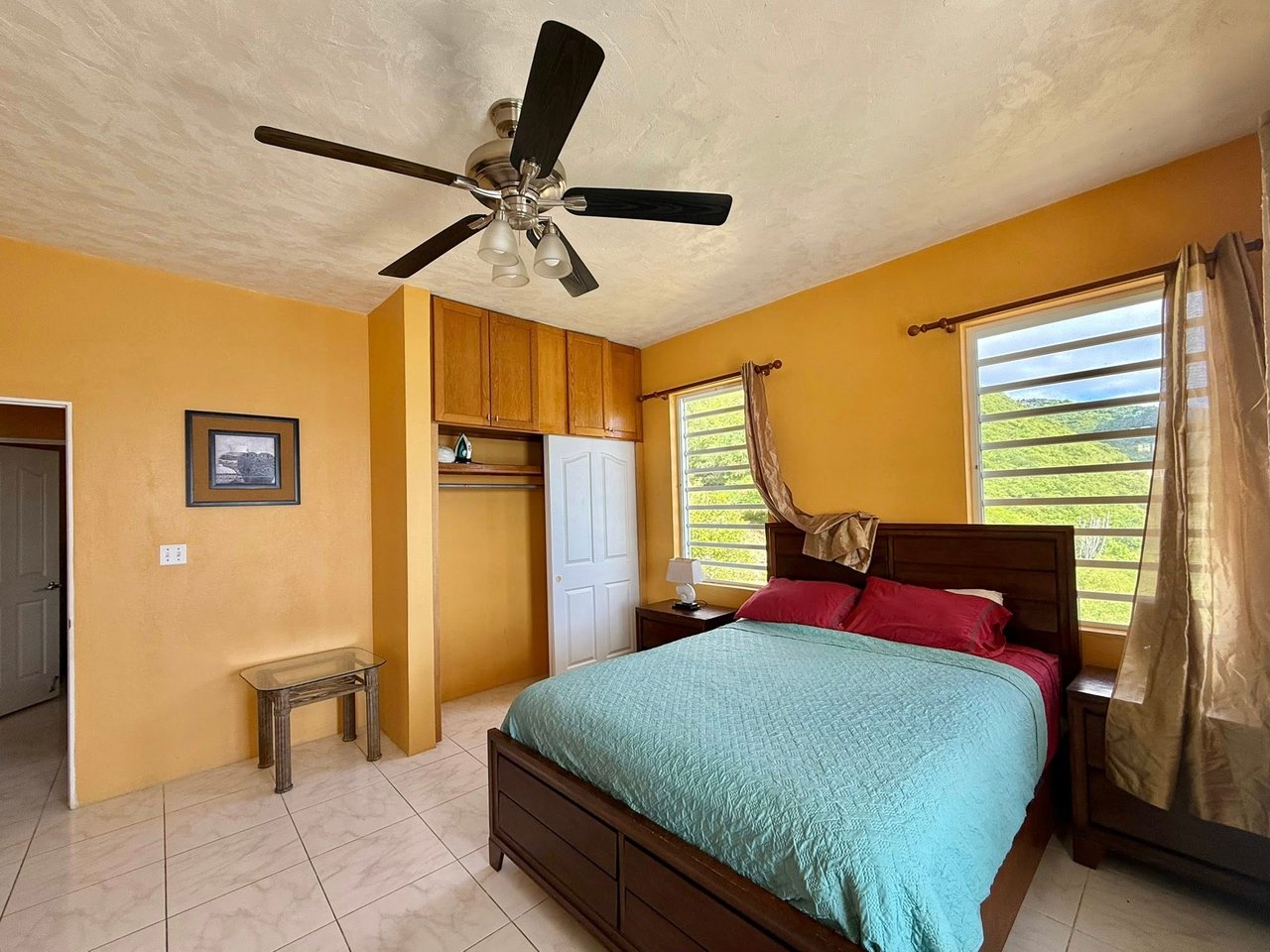 1093 West End 2 Bedroom Apartment