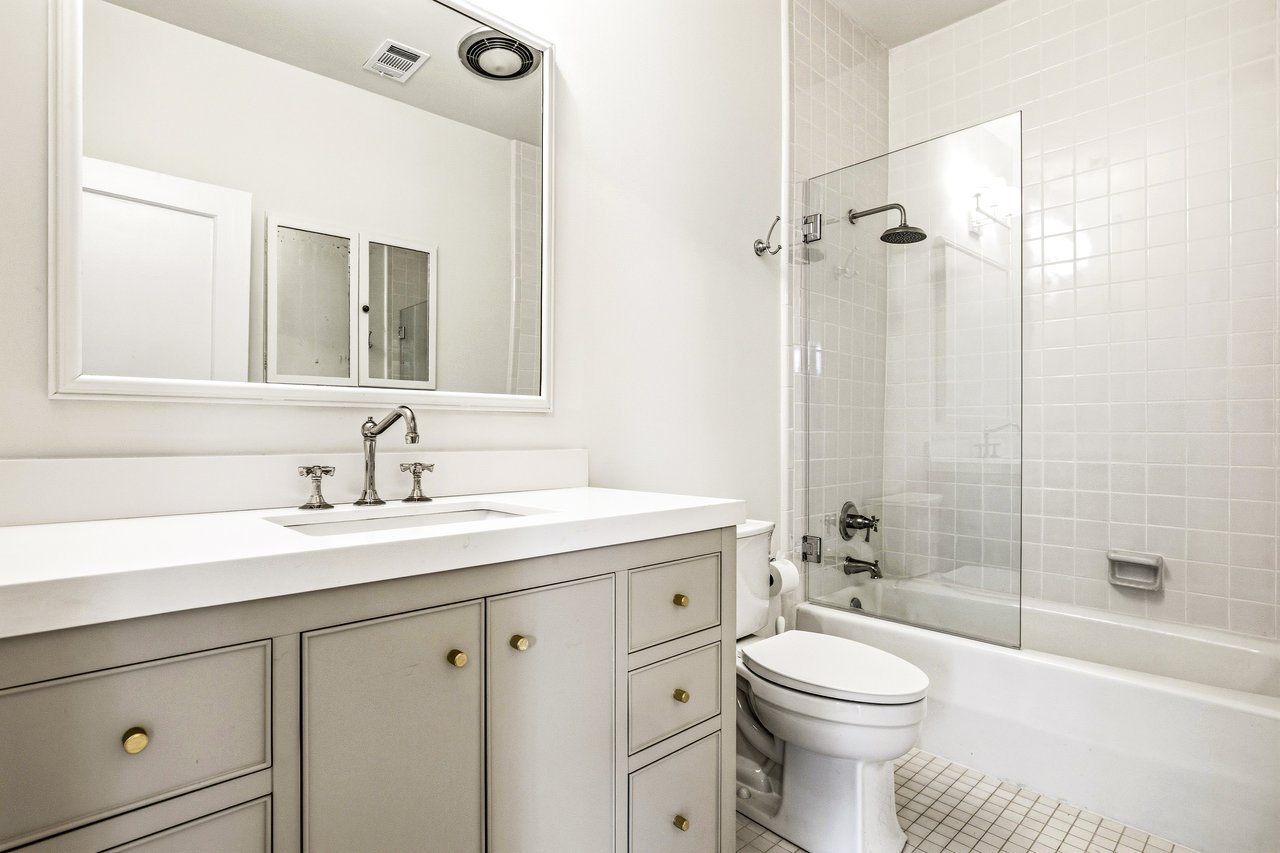 794 Springdale Road NE