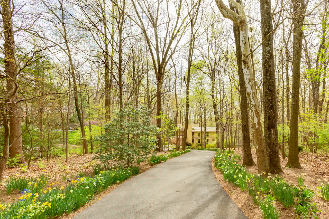 1325 Darnall Dr