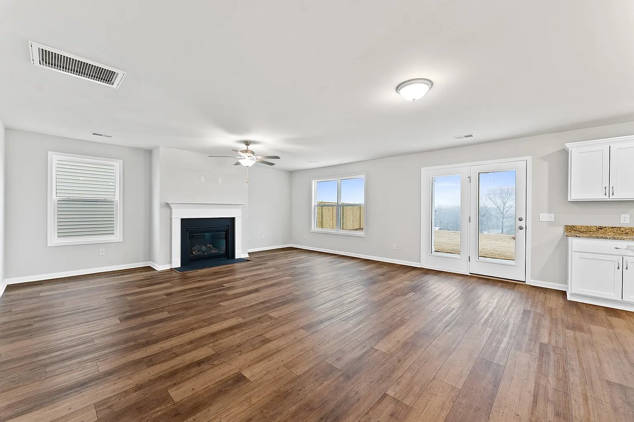 516 Anna Gray Cir