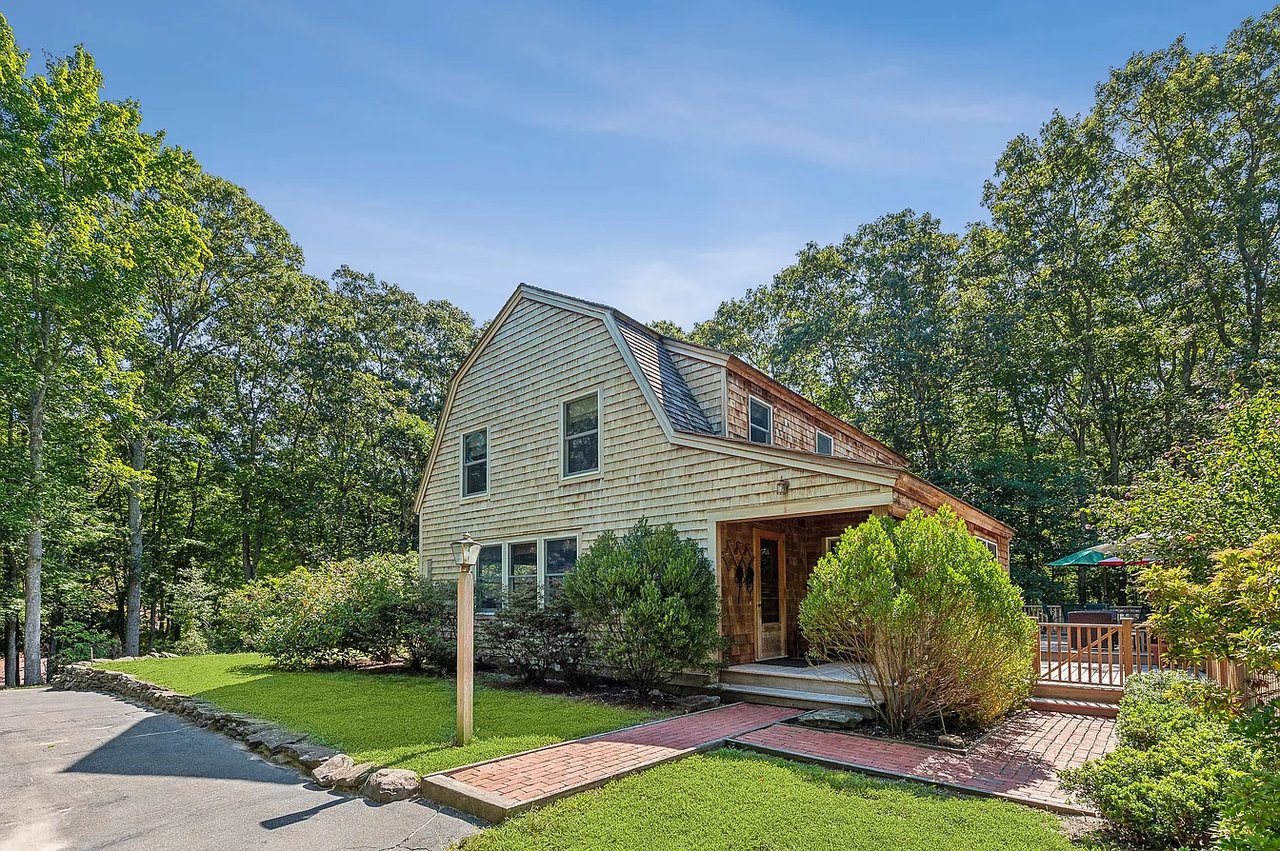 70 Glenview Dr