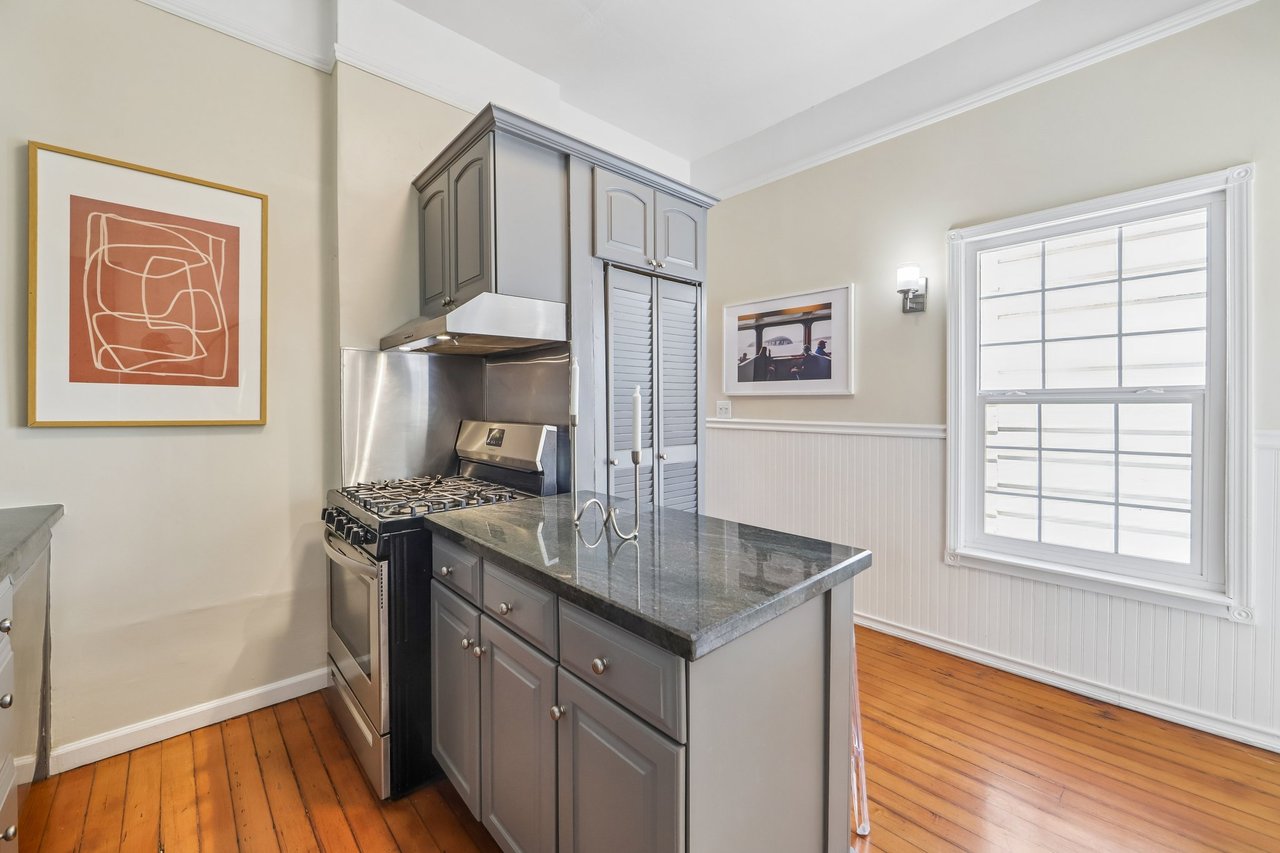 3855-A 18th Street