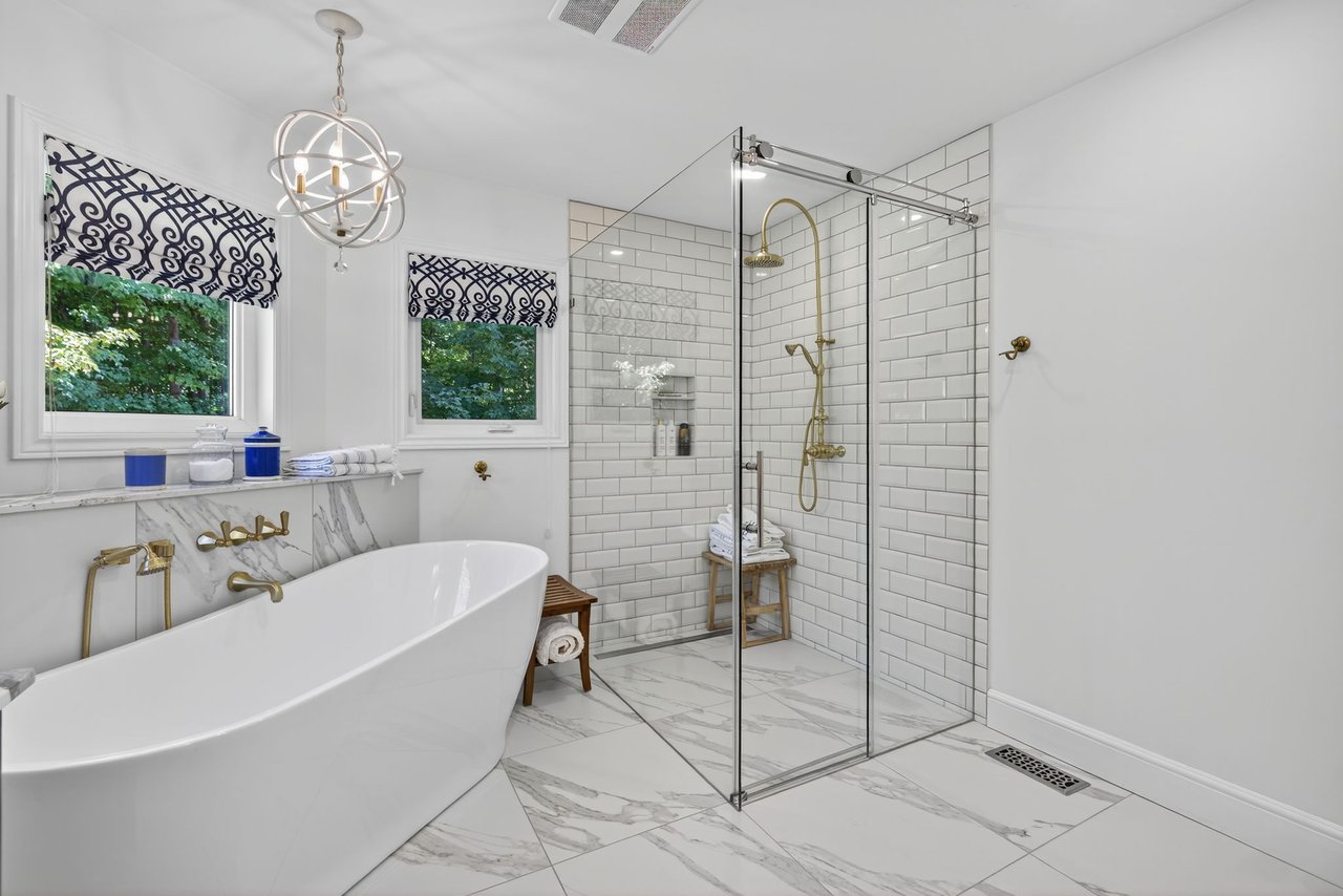 6 Falling Leaf Crt, Aurora