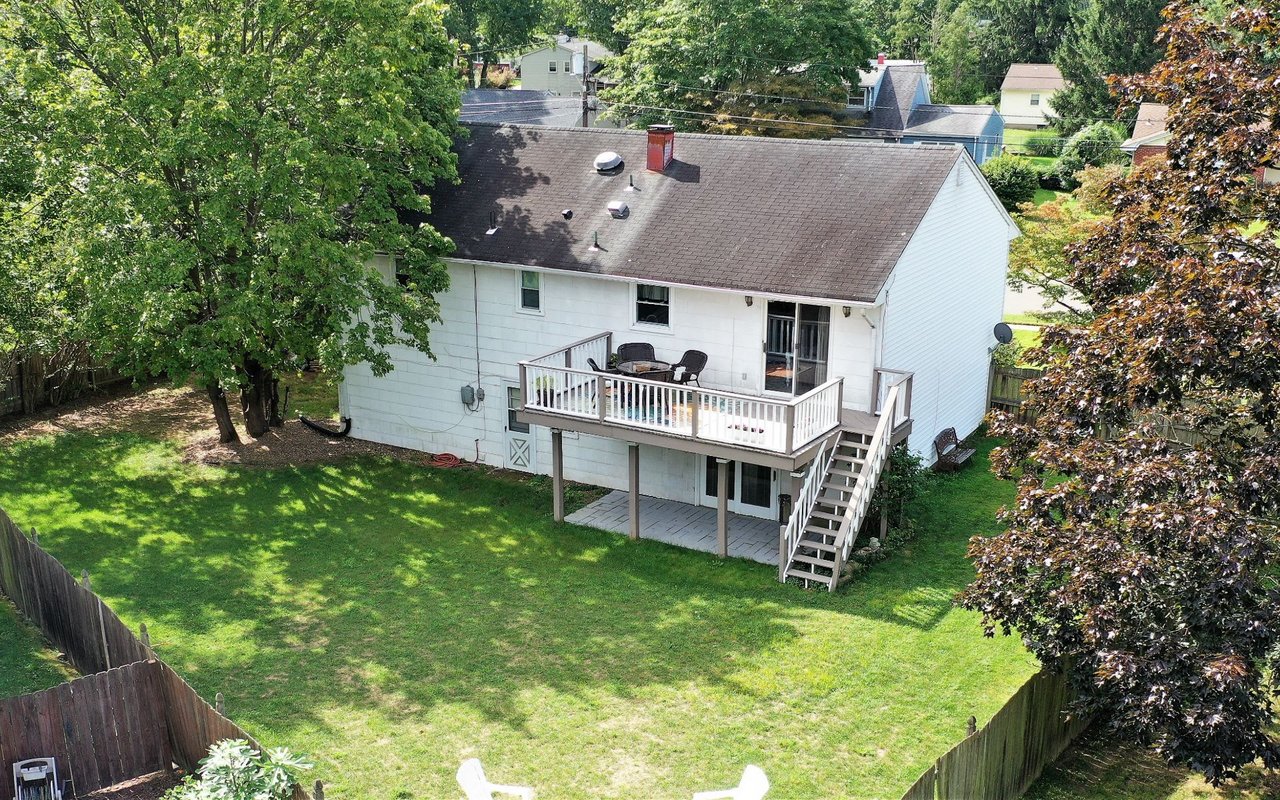 8 LANGMOORE DR
