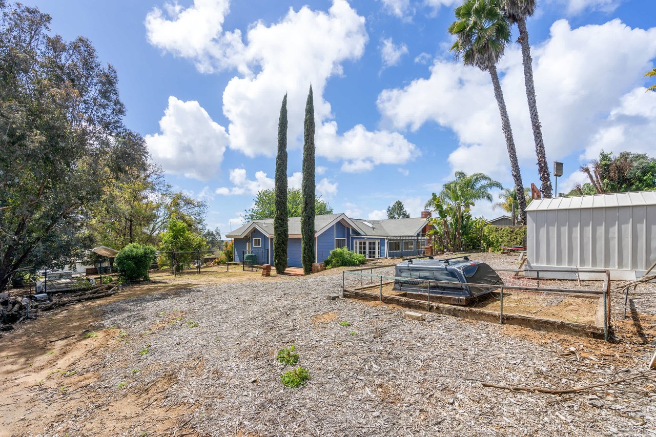 1002 Pepper Tree Ln