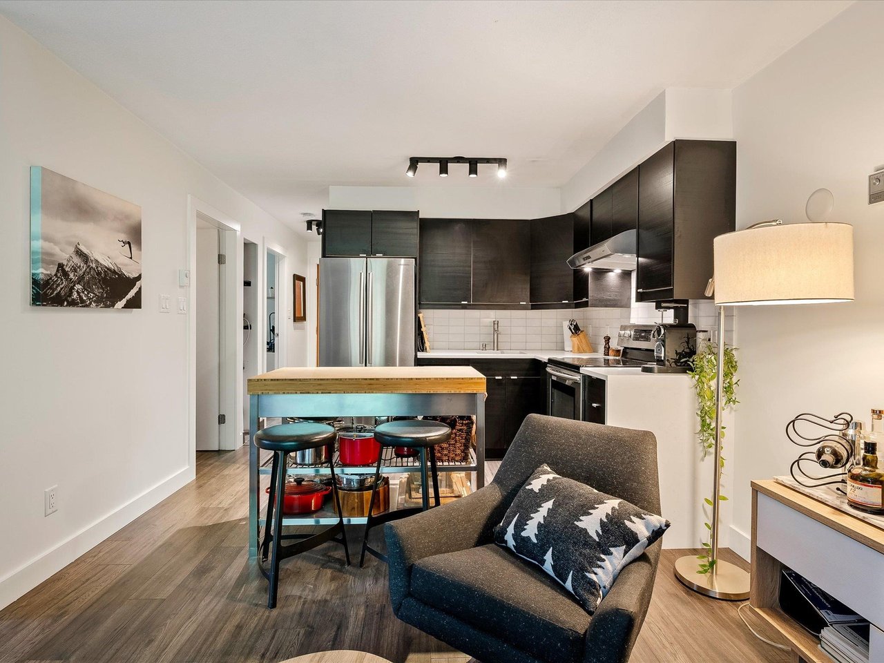 111-3070 Hillcrest Dr