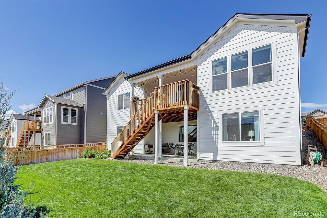 6898 Petunia Pl