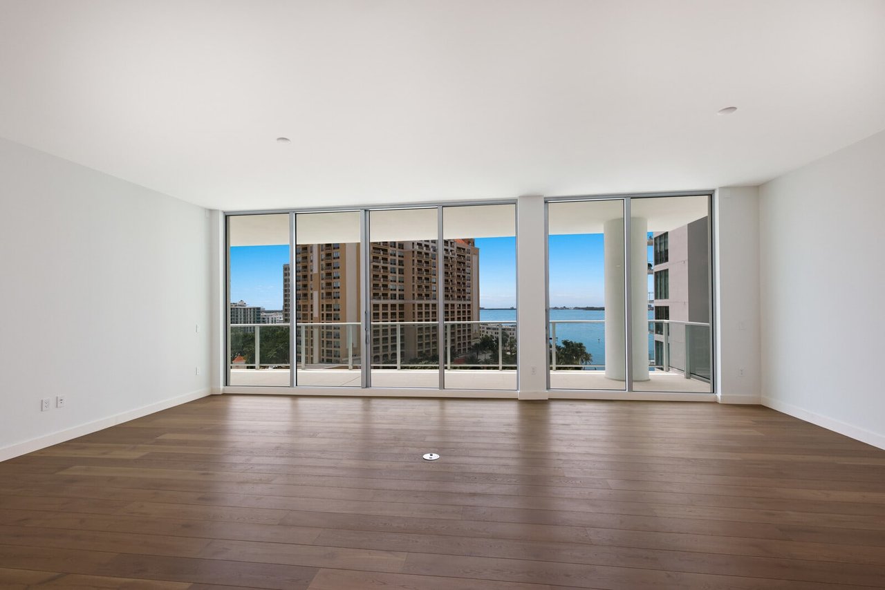 301 Quay Commons, #811