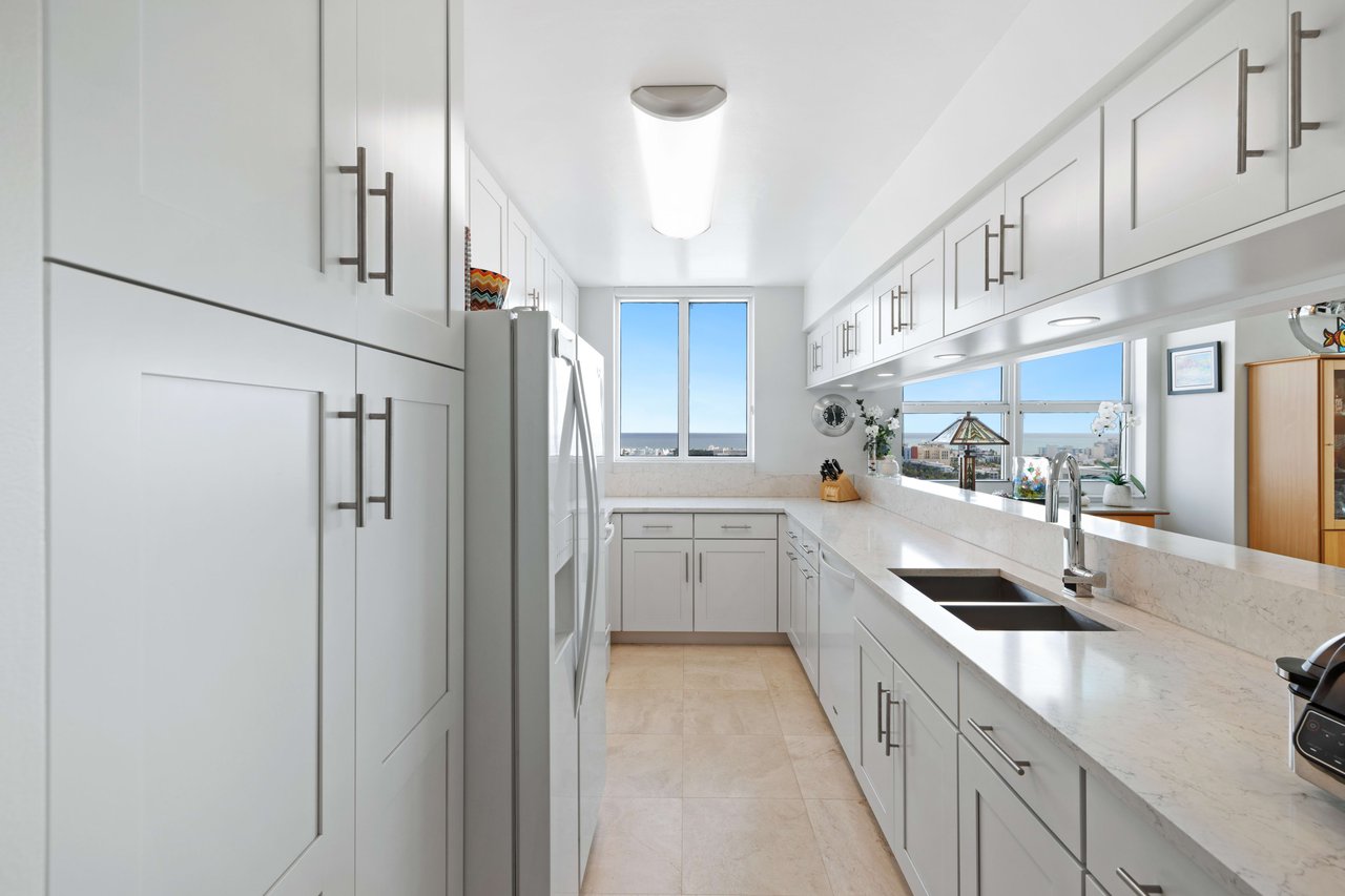 650 West Ave Unit: 2102