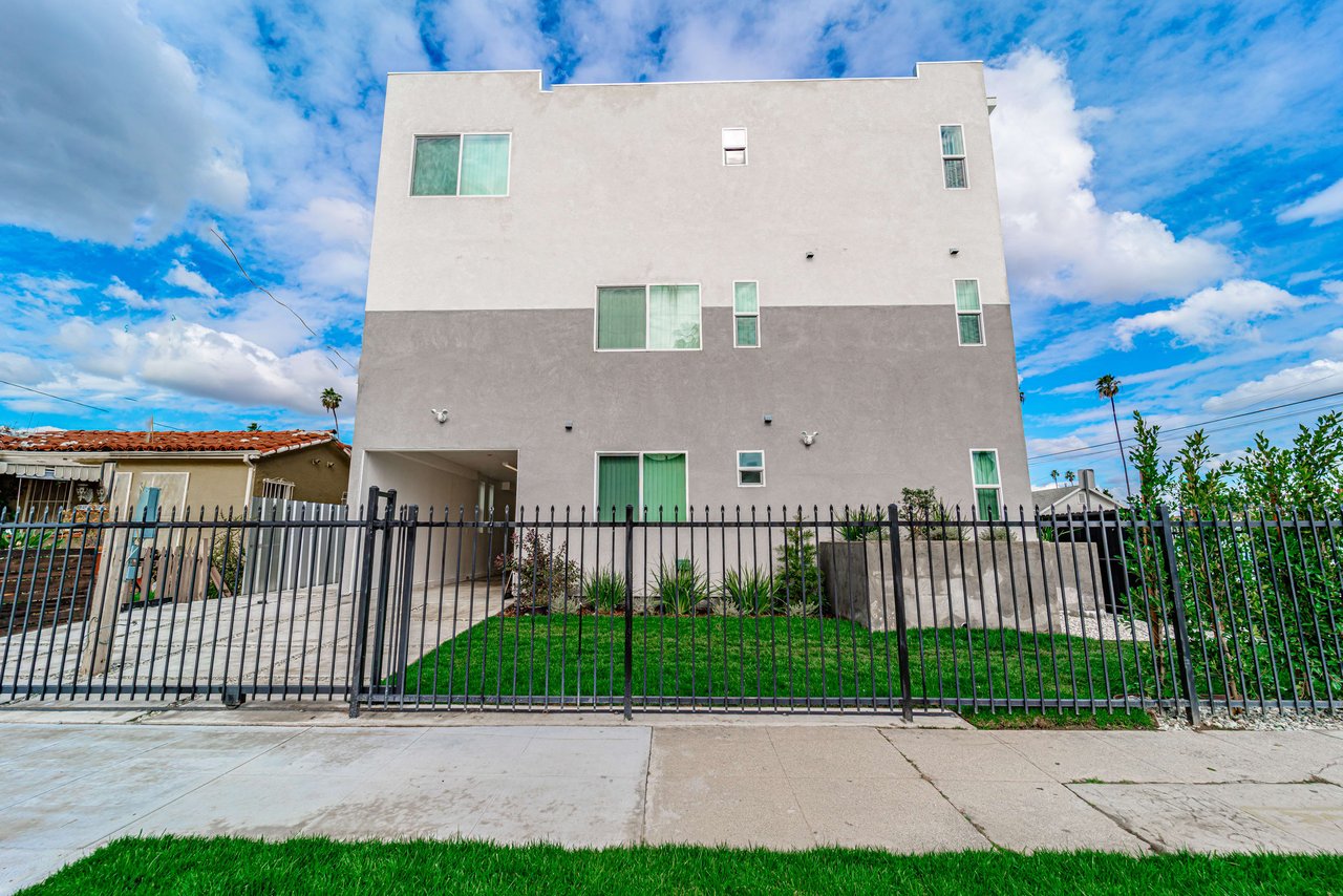Menlo Ave Townhomes, Los Angeles | USC |  SOLD OUT