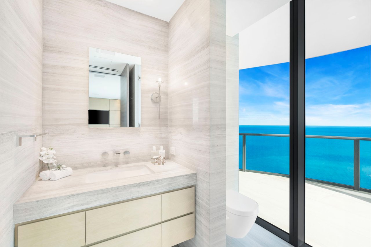 Regalia Sunny Isles PH 43