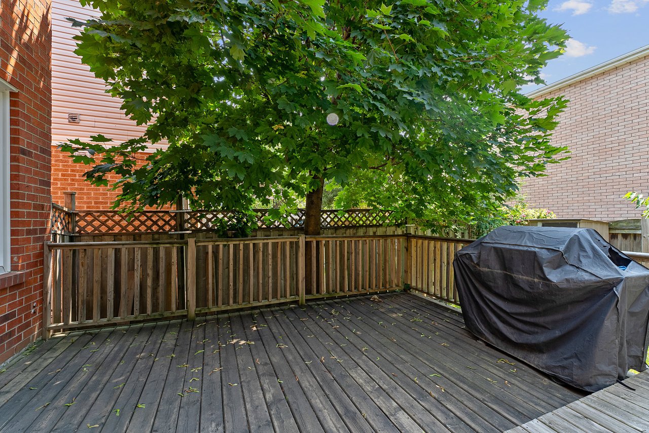 28 Thornway Ave