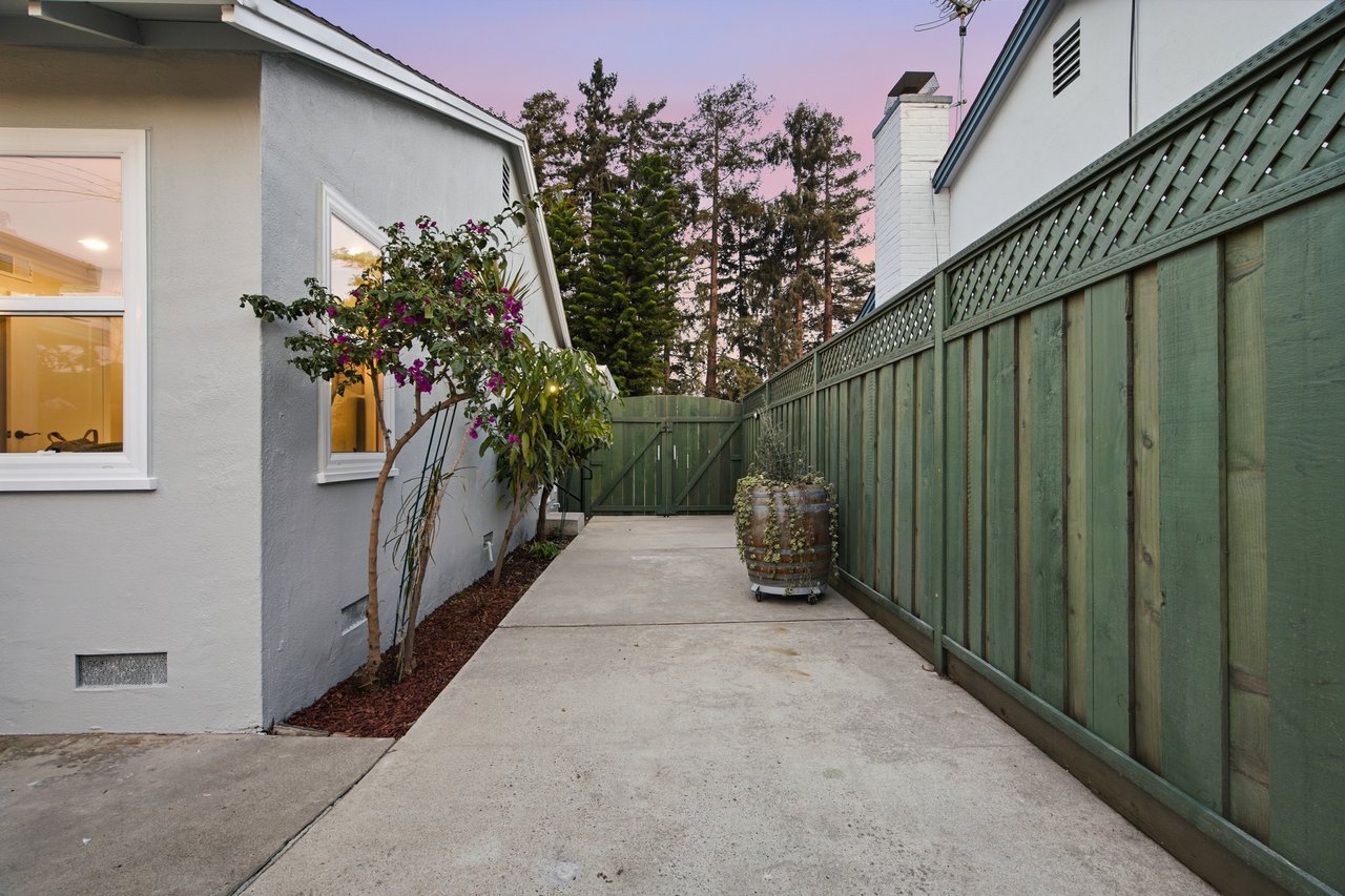 946 Los Padres Boulevard