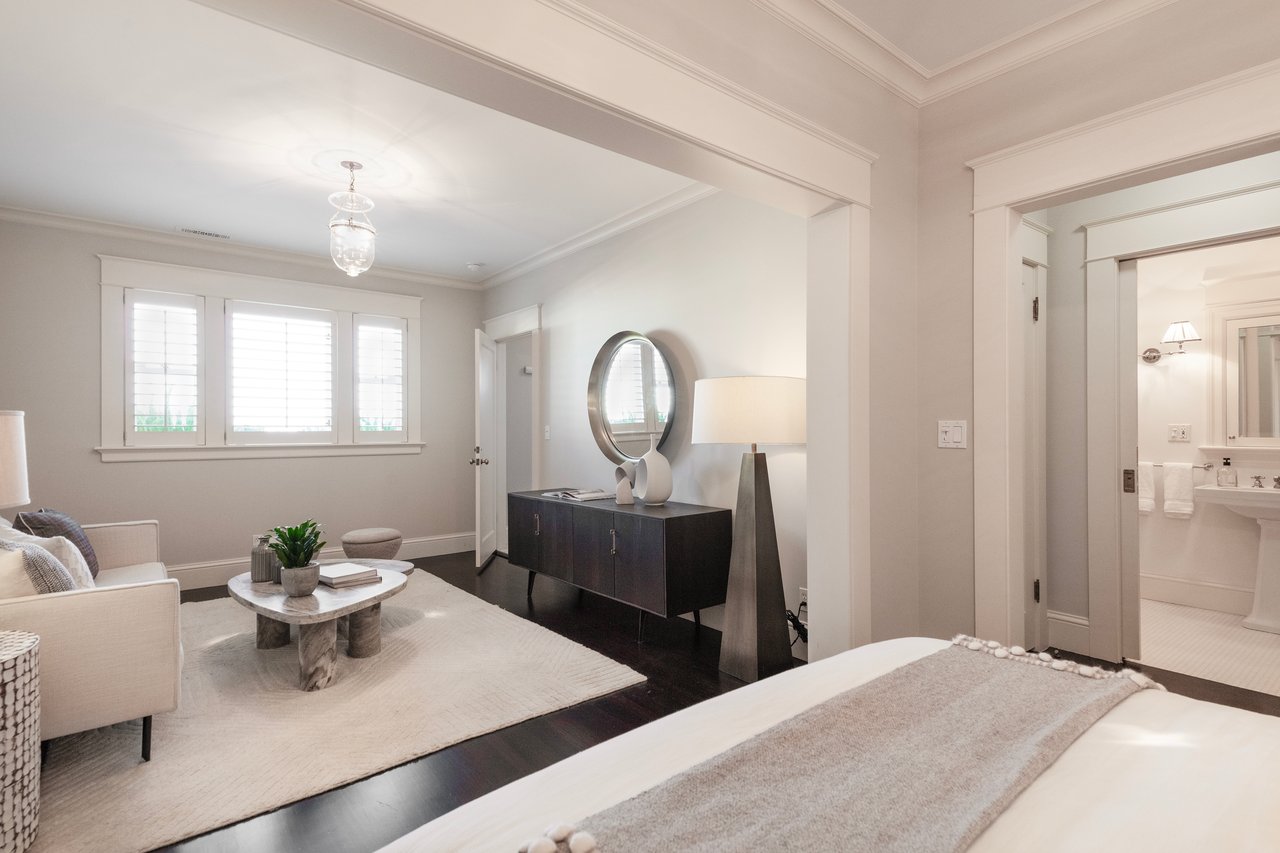 Jewel Box Home With Bridge Bay Views