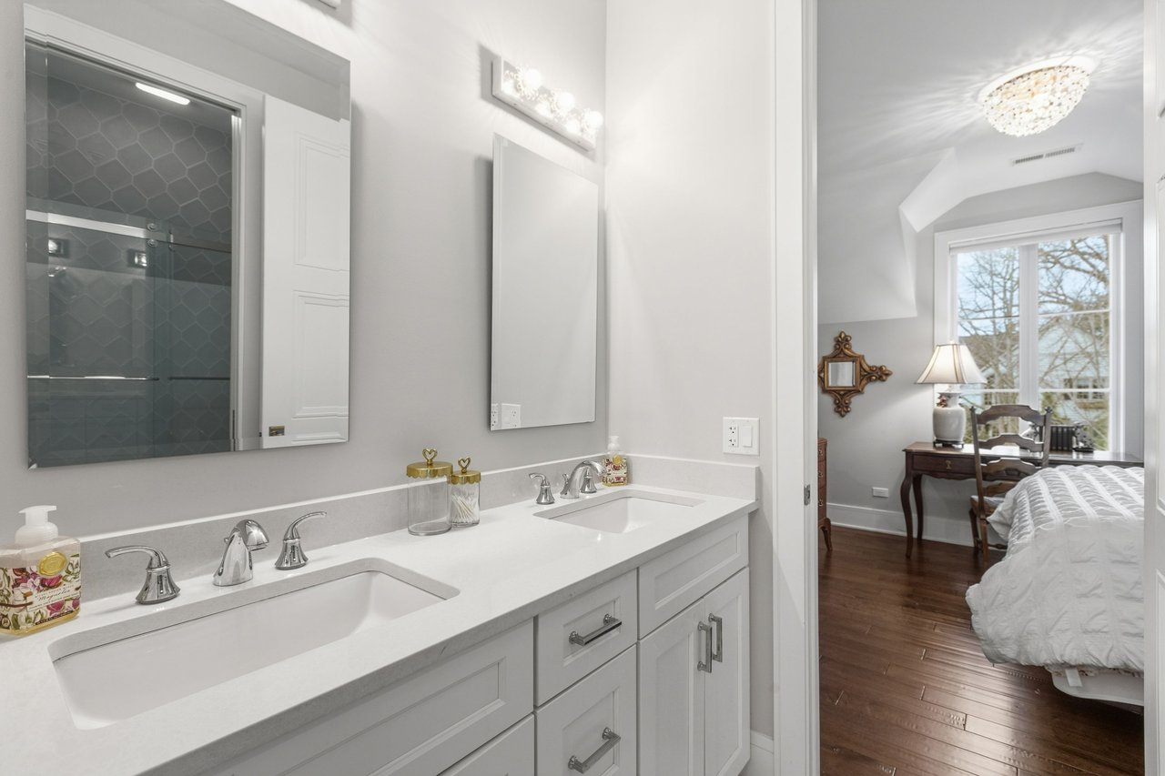 618 Buckingham Place