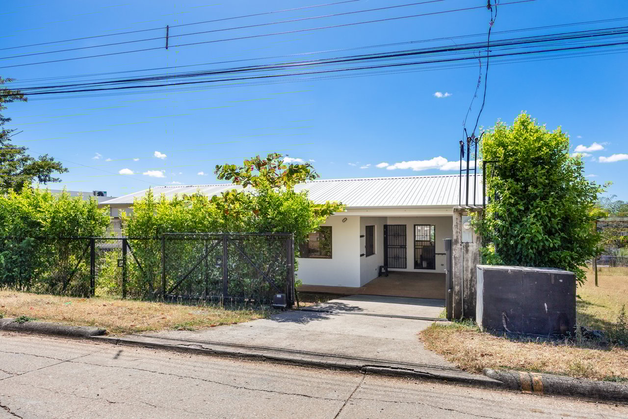 Casa Brisa Azul | 3BR Walk-to-Beach Home in Tamarindo