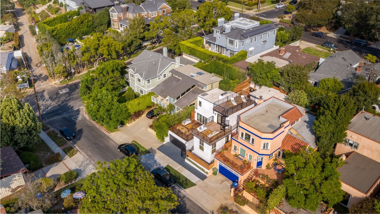 574 Mount Holyoke Ave