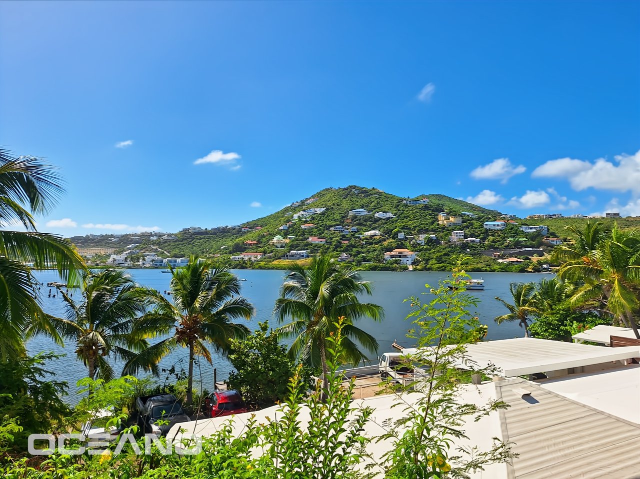 Sea View Mezzanine Studio – Oyster Pond