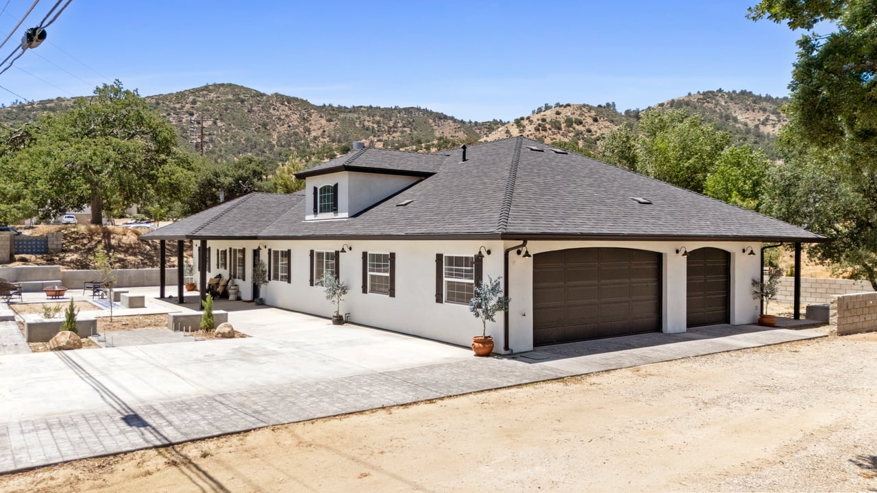 21305 Country Club Dr. 