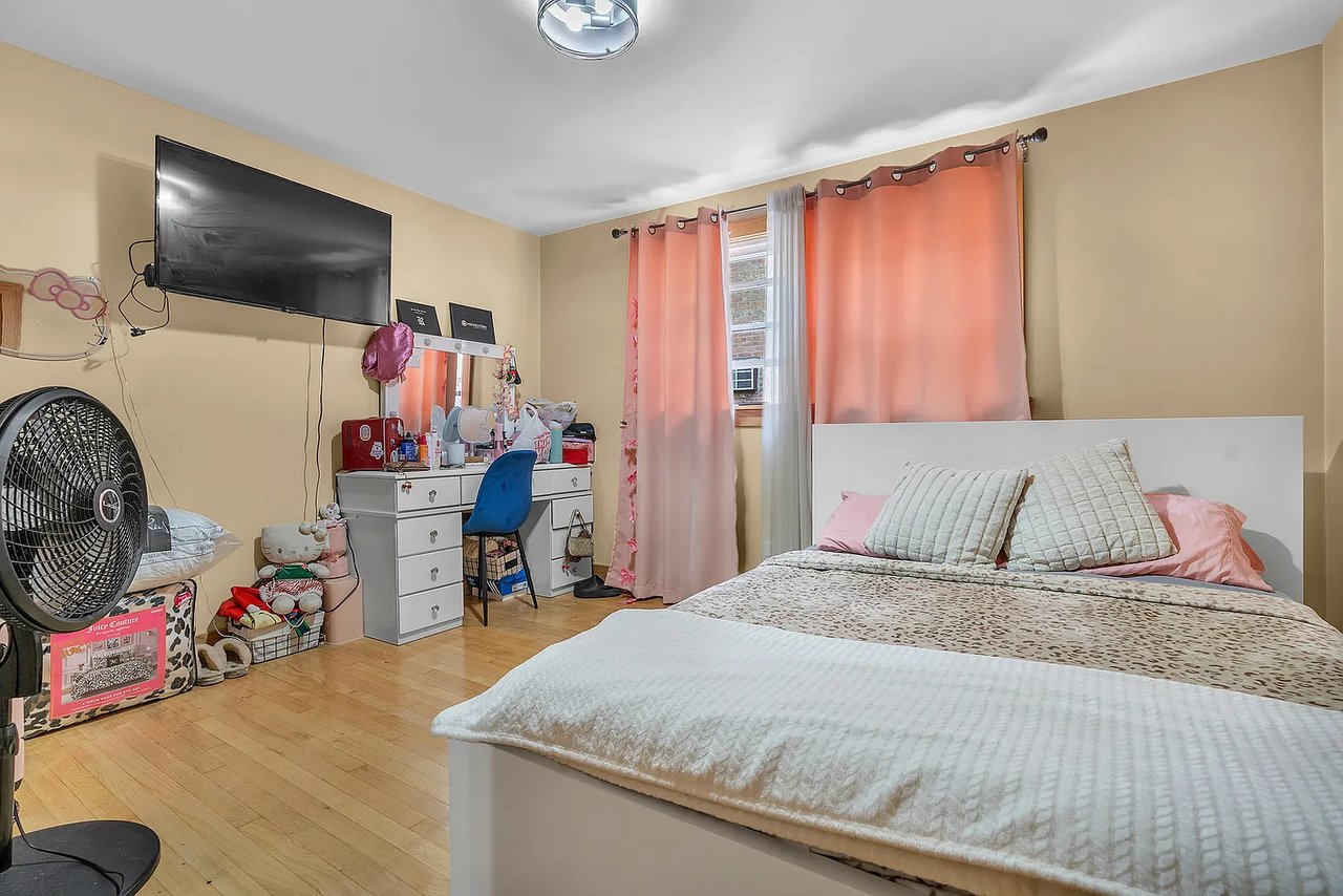 6048 W 79th Street, Burbank, IL