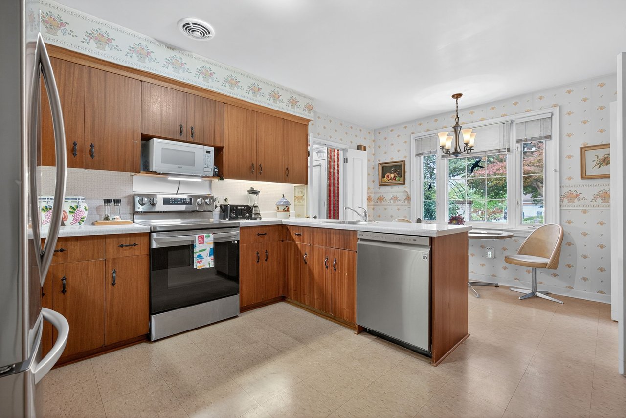 SOLD: Most Sought-After Bayview Gardens