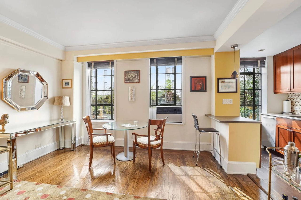333 W 56th St Apt 2L