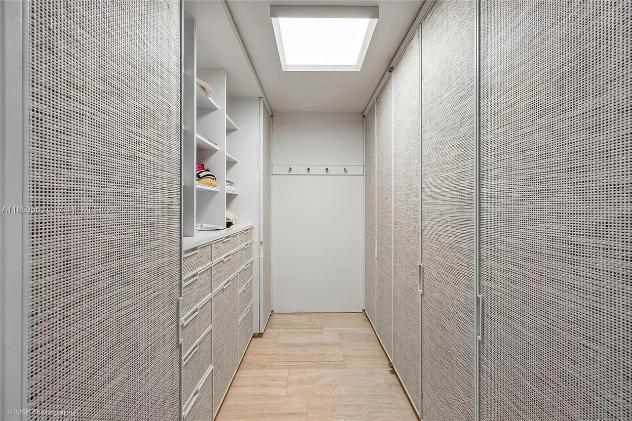 9001 Collins Ave #S-1011