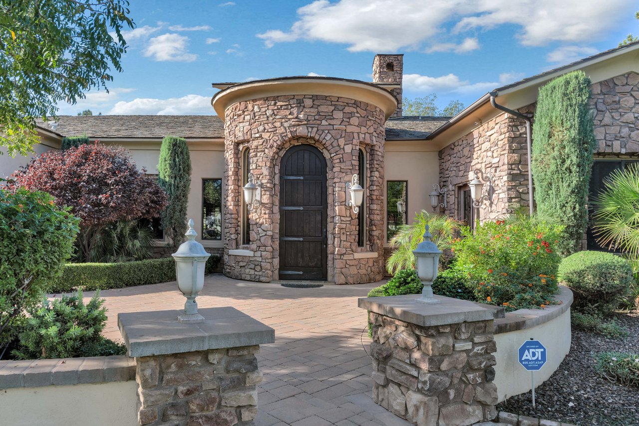 7233 E ROYAL PALM RD