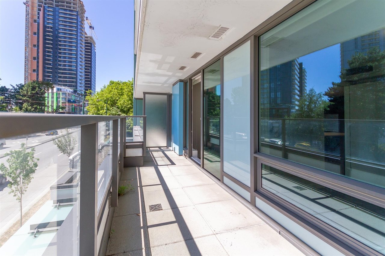208-8238 Lord St