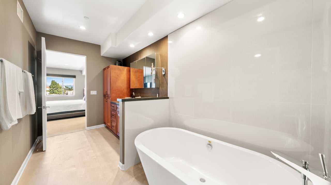 12026 Rhode Island Ave Unit: PH1