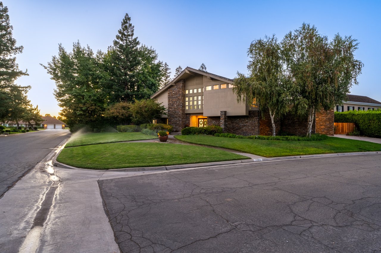 7285 N San Pedro Ave