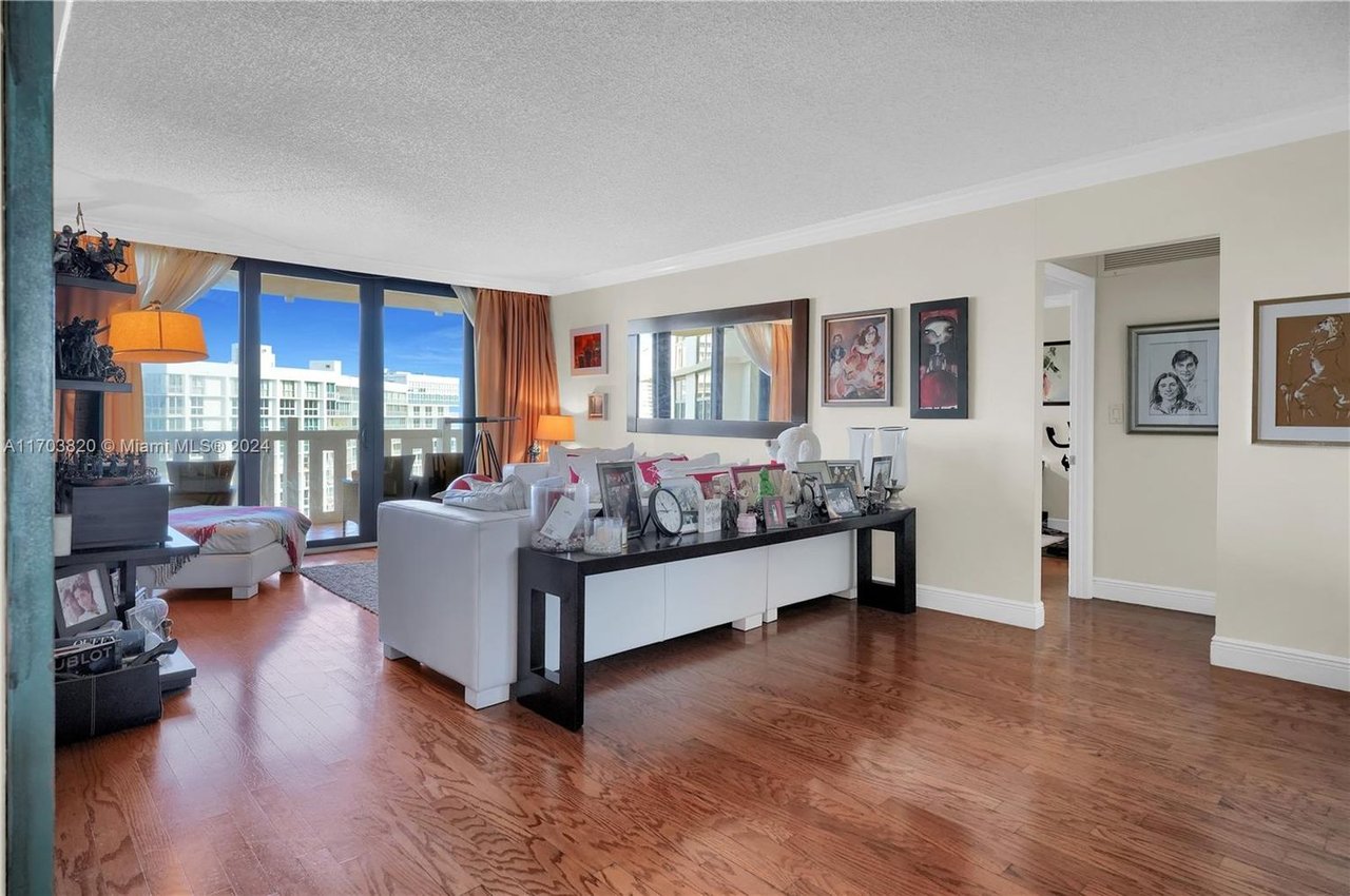 1121 Crandon Blvd, #E803