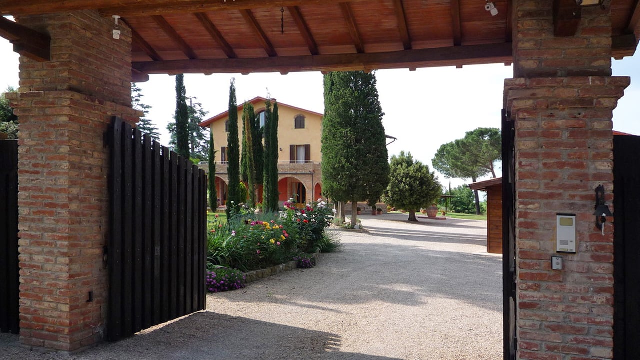 VILLA DI MEZZO