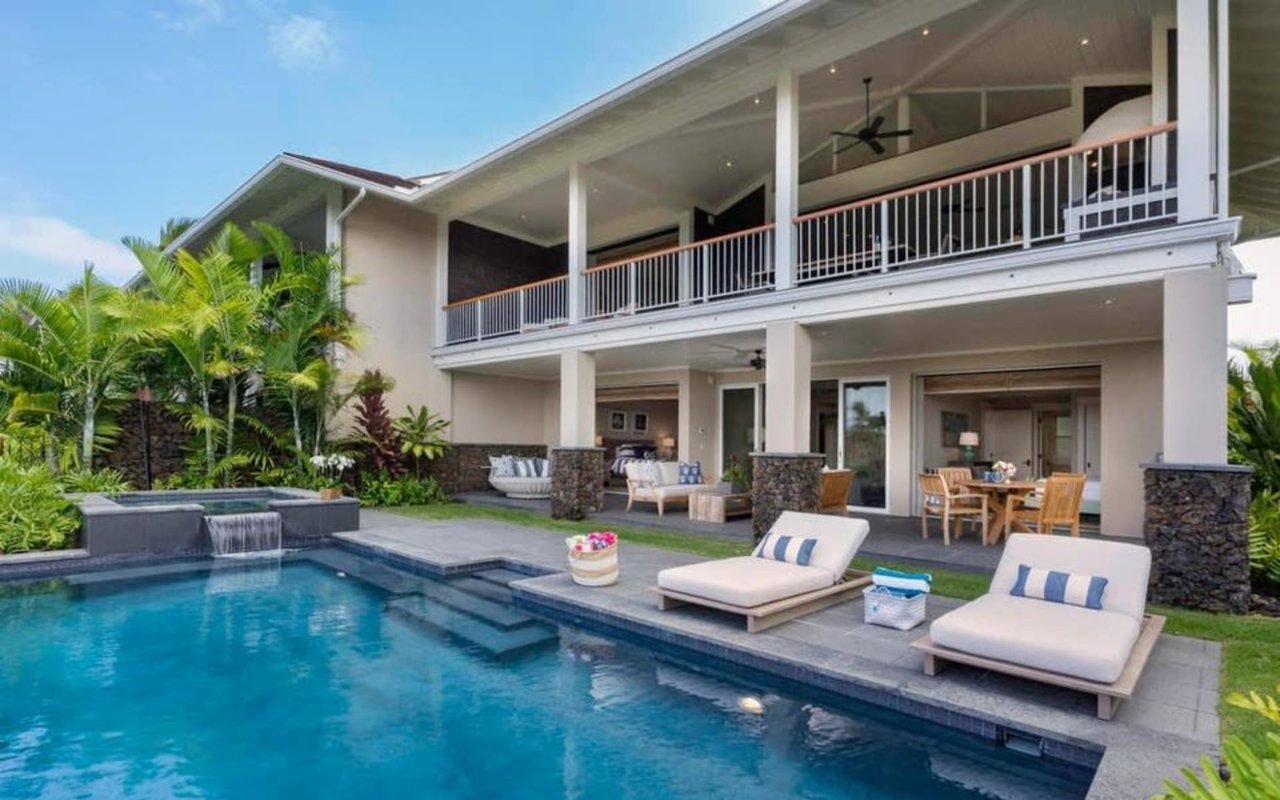 73-4846 MAIA LOOP #10 