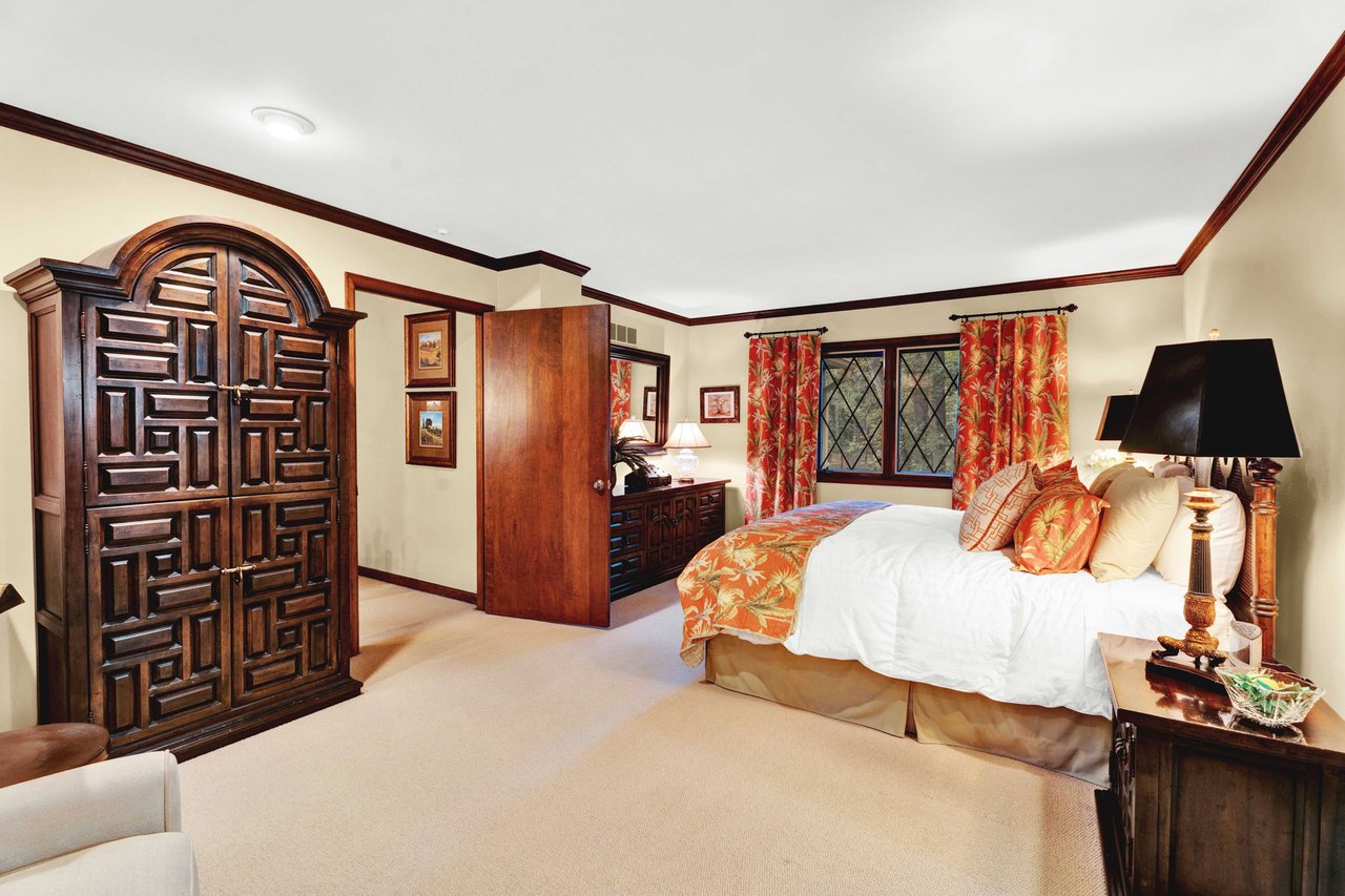 1100 Bretton Lane, Bloomfield Hills