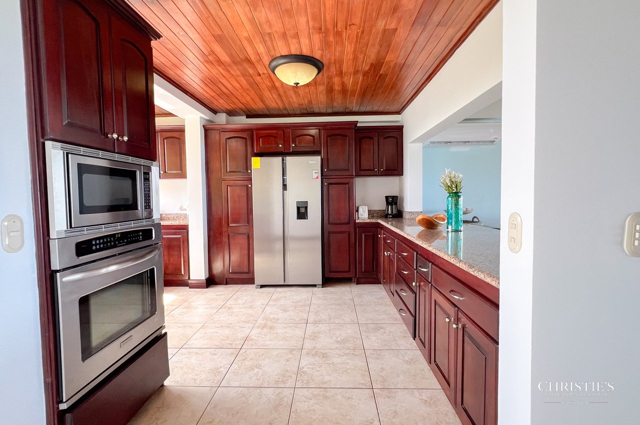 Presidential Suites #15 | Spectacular Ocean-View Condo Steps from Marina Flamingo